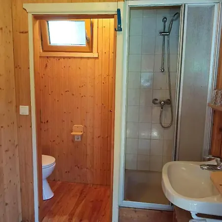 Haeuschen Murmeltier & Haeuschen Rotbarsch Tobitsch